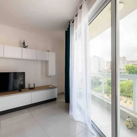 Emmnic 2 * Msida
